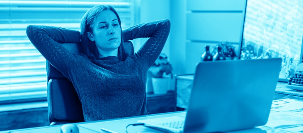 Person relaxing in front of the computer